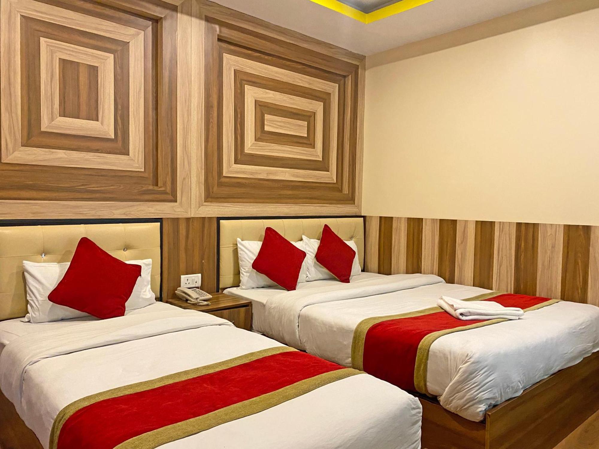Hotel Airport Holiday Kathmandu Exterior foto