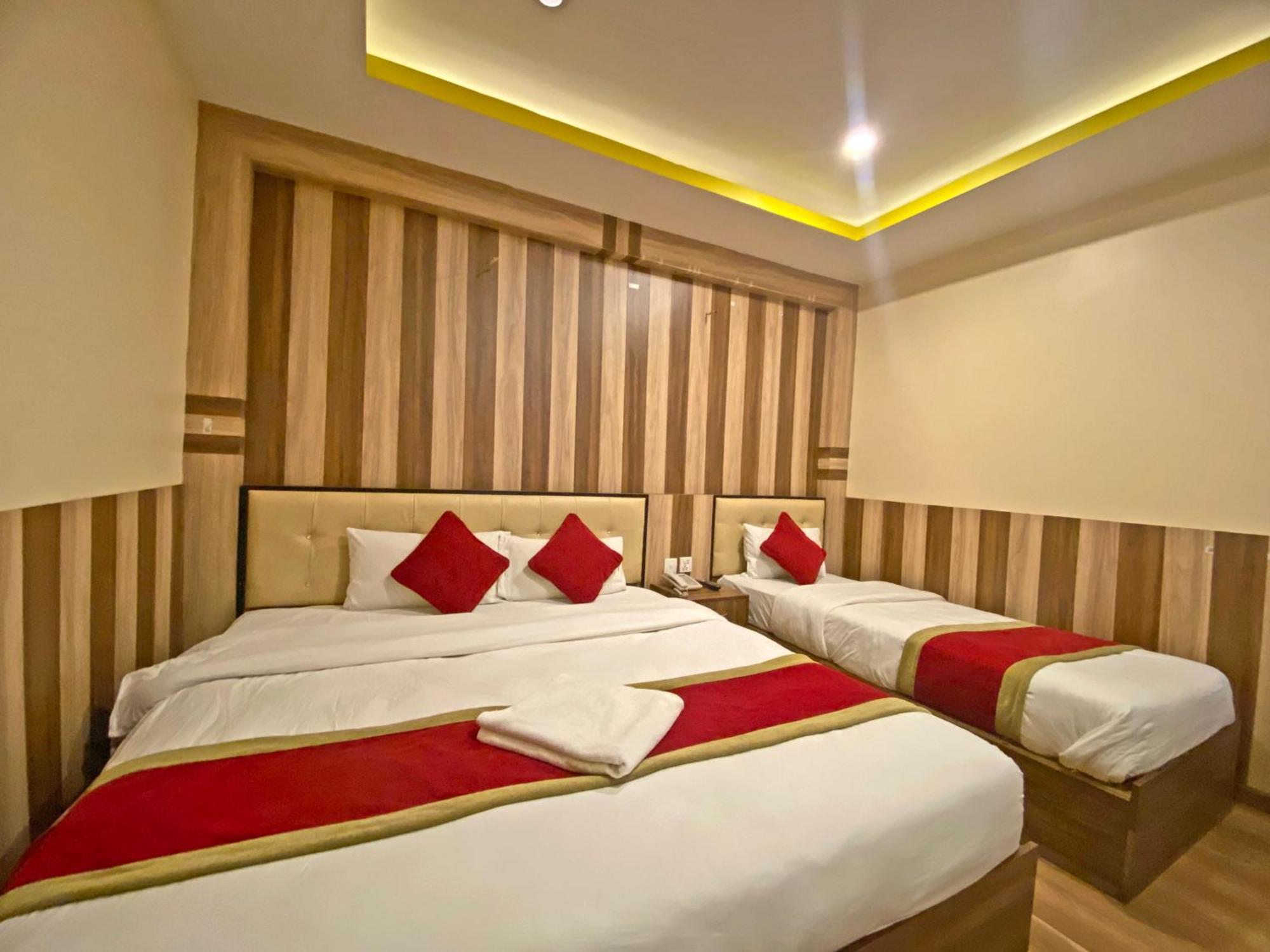 Hotel Airport Holiday Kathmandu Exterior foto