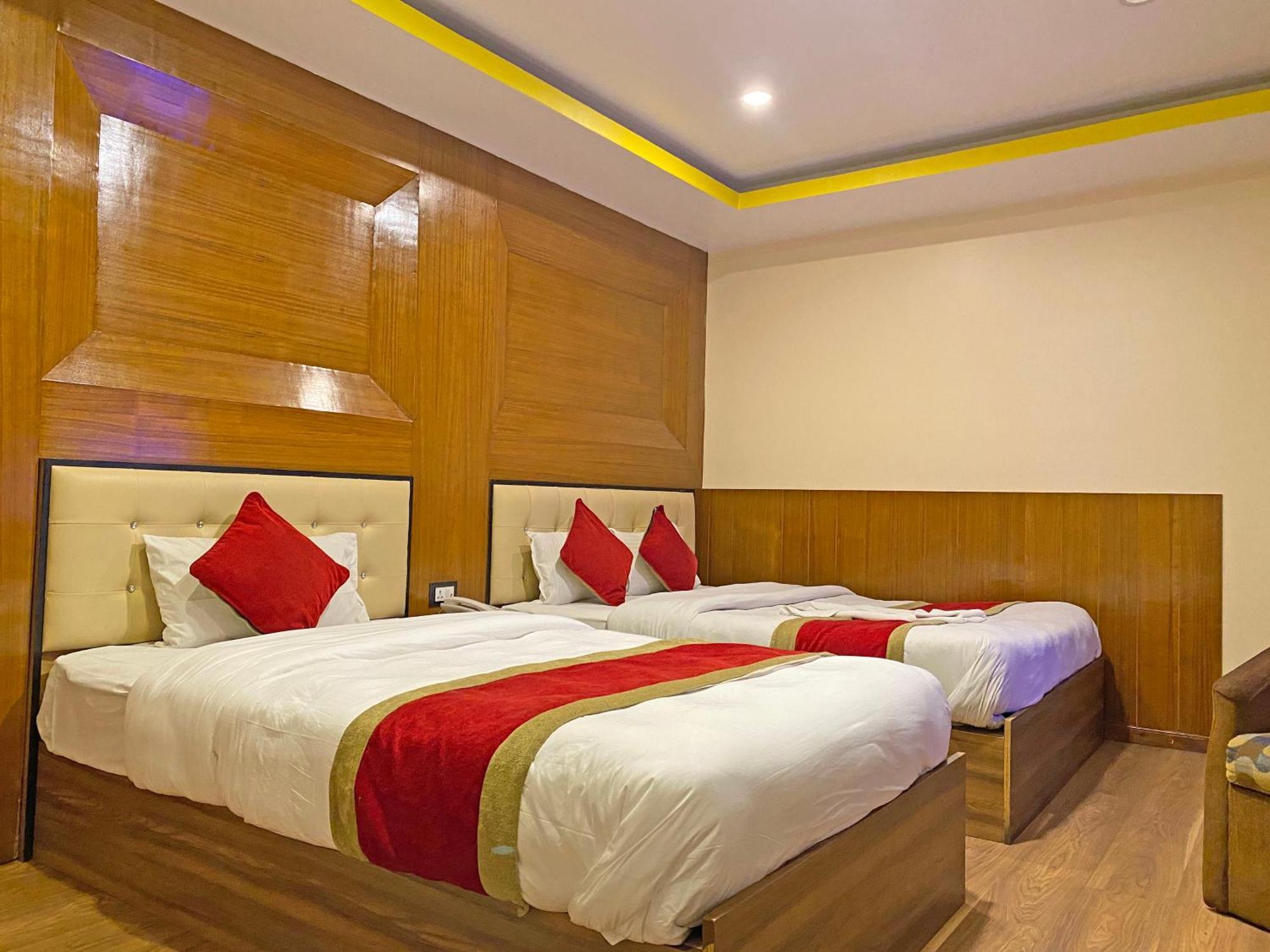 Hotel Airport Holiday Kathmandu Exterior foto