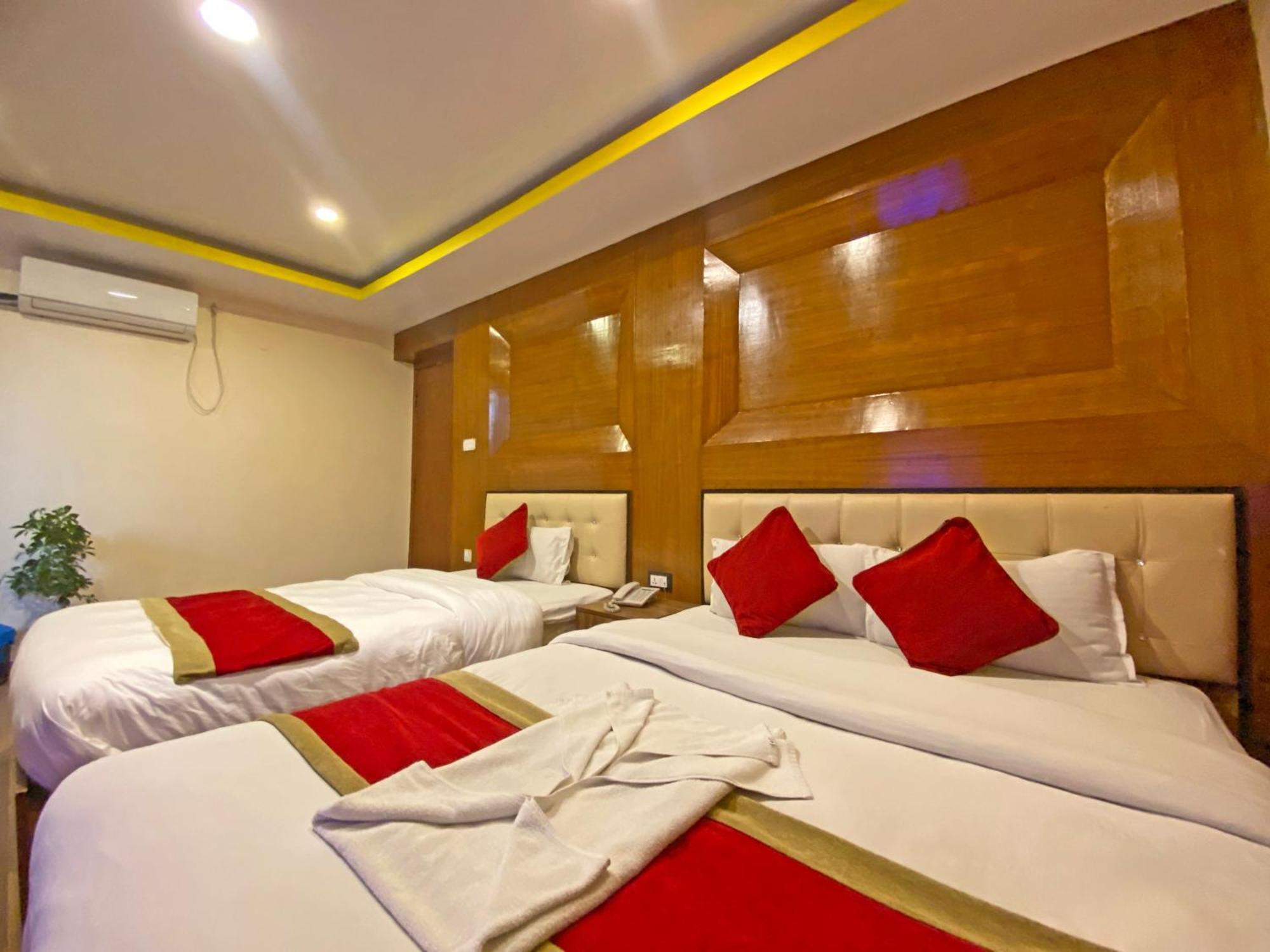Hotel Airport Holiday Kathmandu Exterior foto
