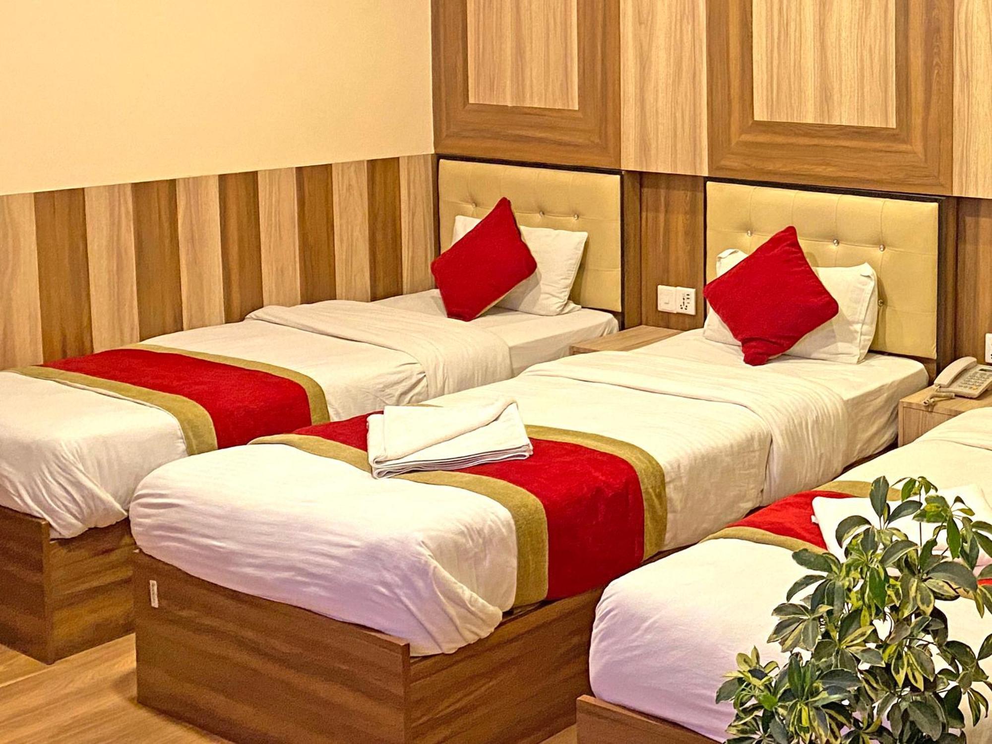 Hotel Airport Holiday Kathmandu Exterior foto