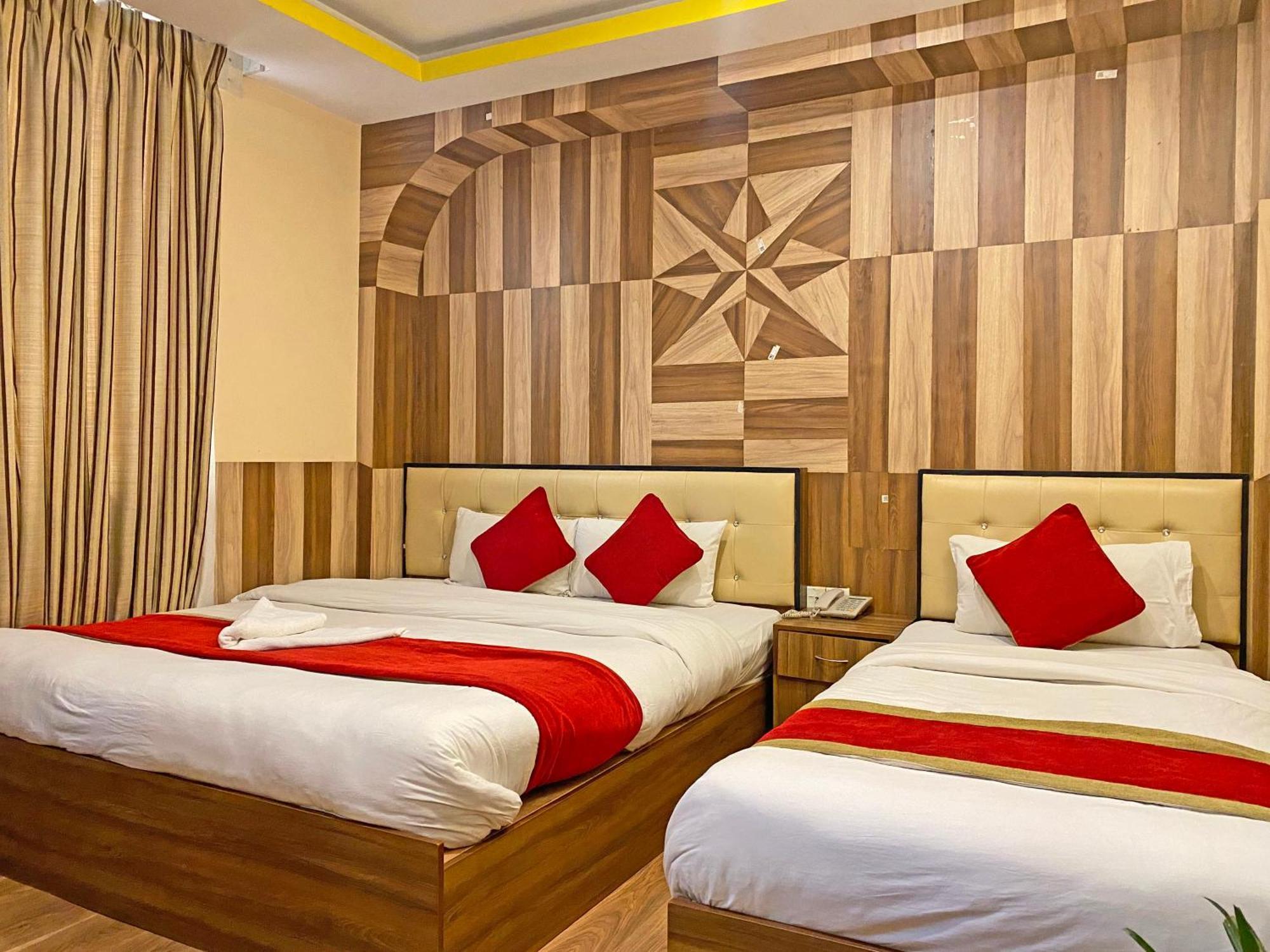 Hotel Airport Holiday Kathmandu Exterior foto