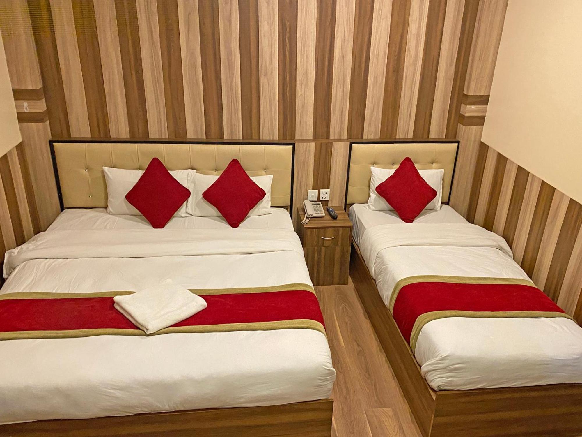 Hotel Airport Holiday Kathmandu Exterior foto