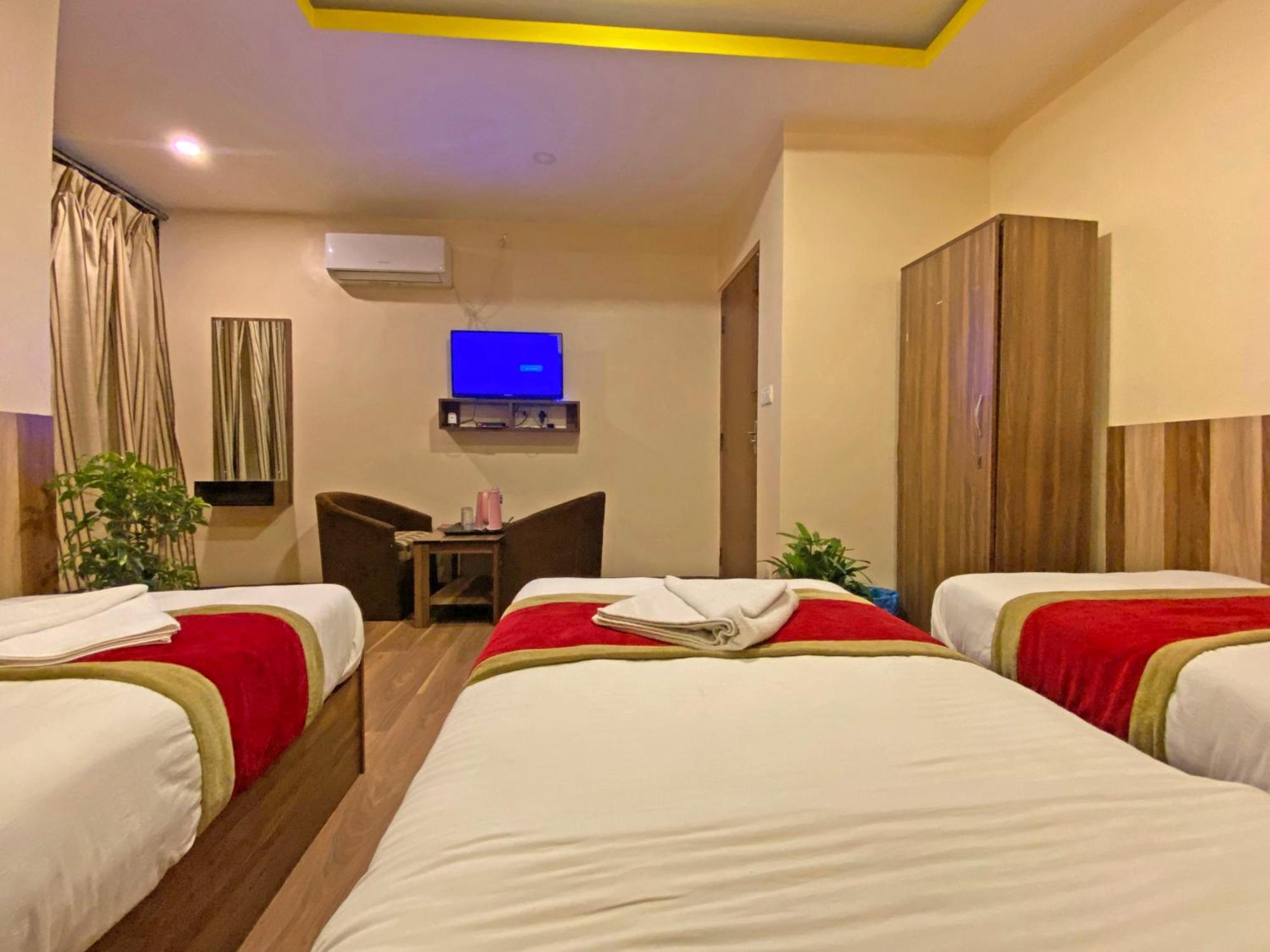 Hotel Airport Holiday Kathmandu Exterior foto