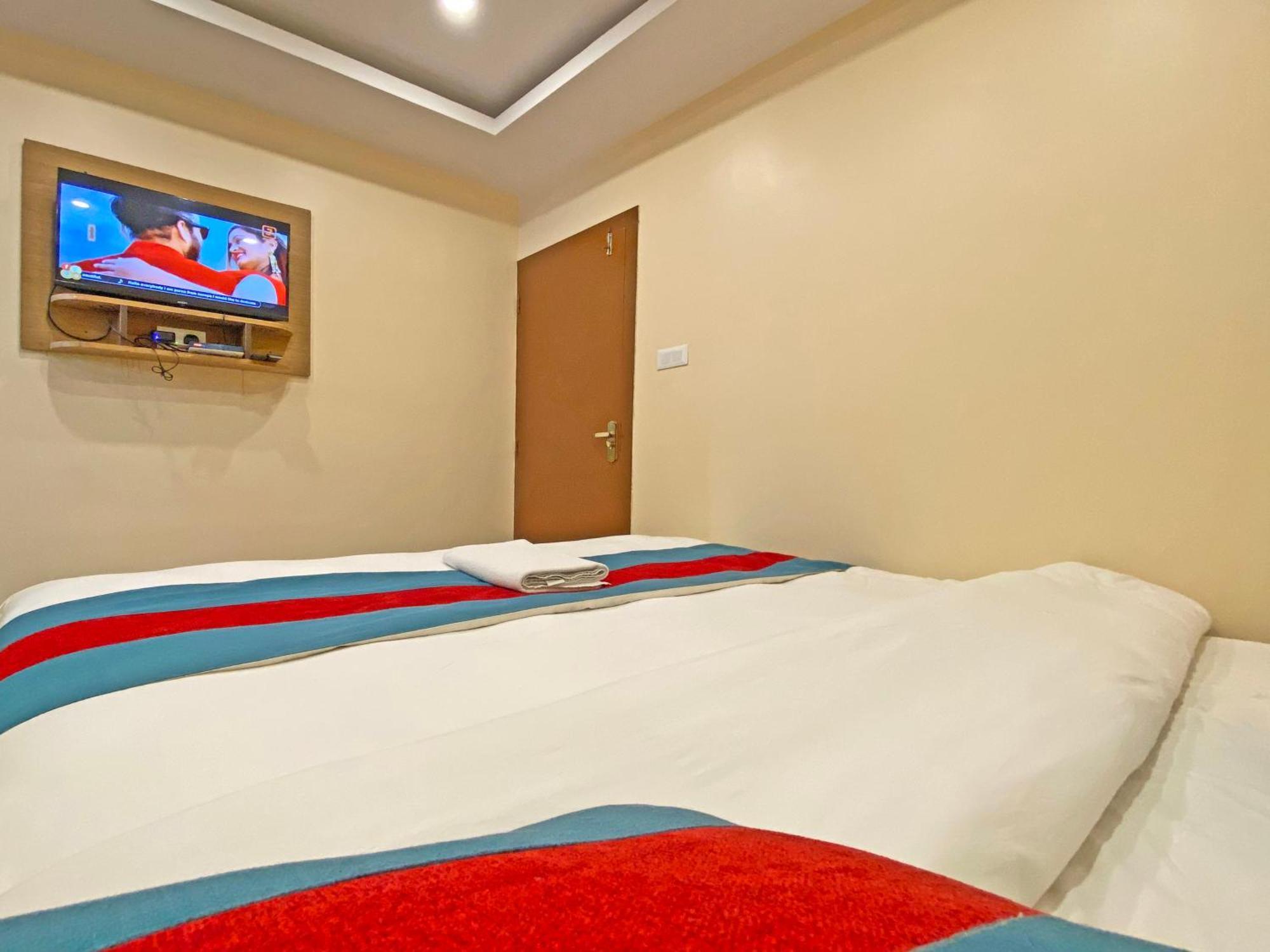 Hotel Airport Holiday Kathmandu Exterior foto