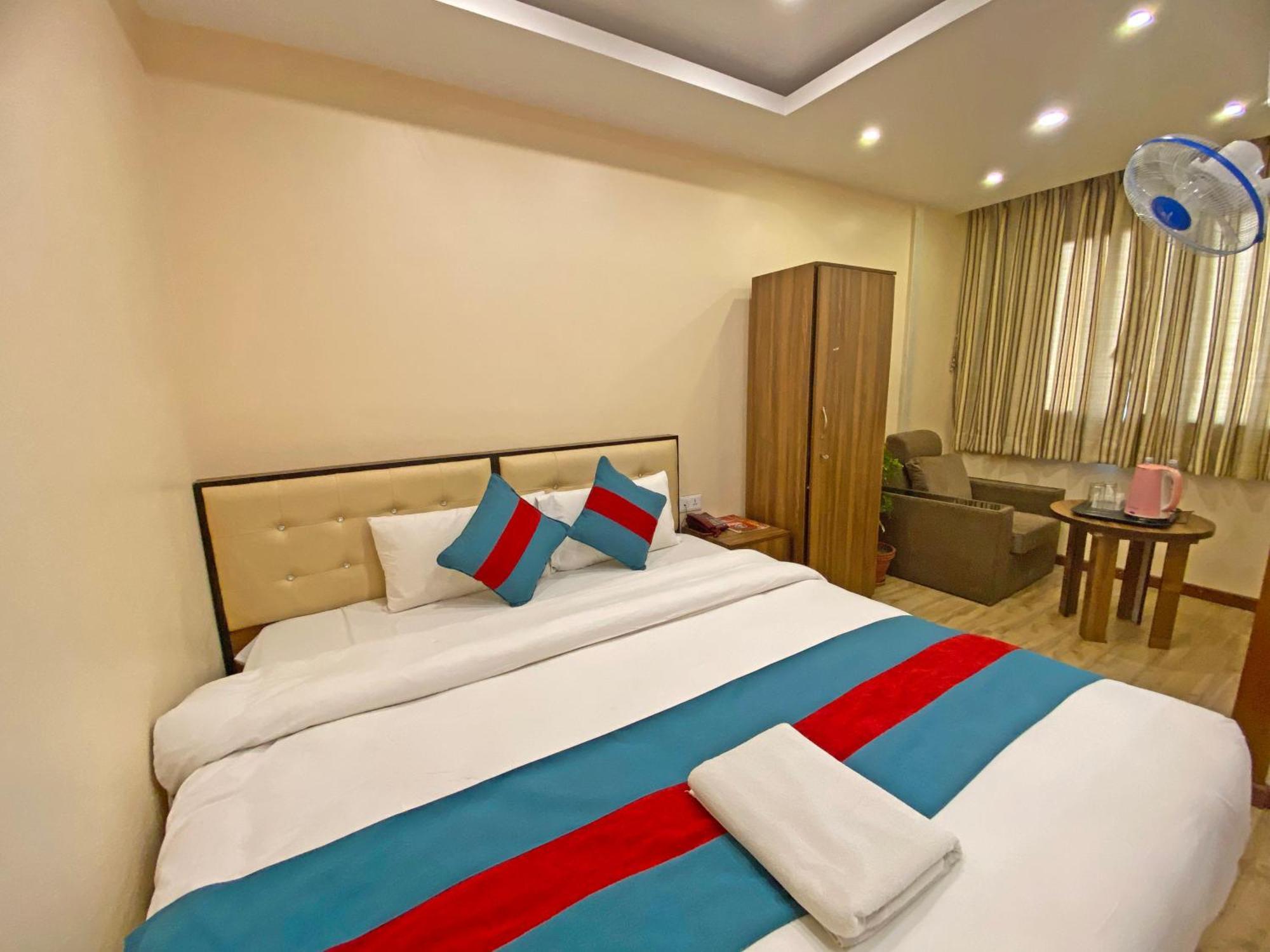 Hotel Airport Holiday Kathmandu Exterior foto