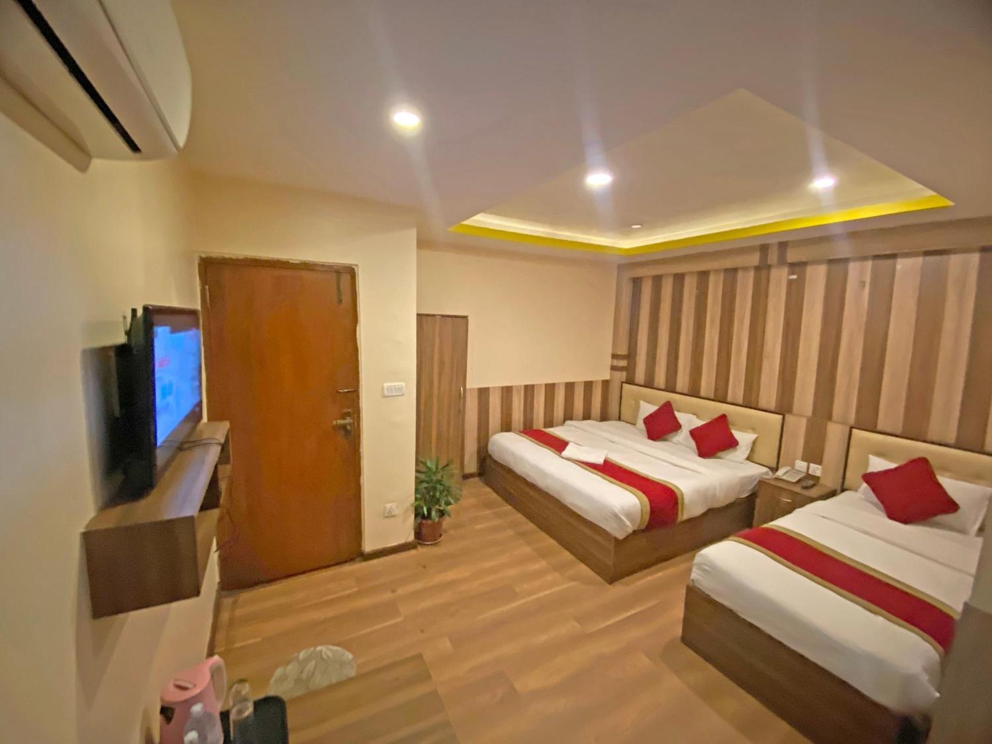 Hotel Airport Holiday Kathmandu Exterior foto